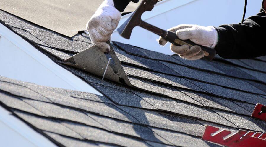 Professional gutter cleaning in Elyria, NE